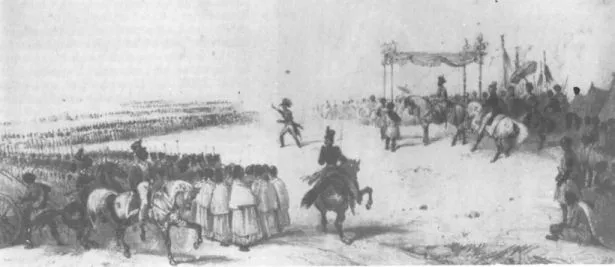 Dessin panoramique en noir et blanc, au grain d'archive : de longues files de fantassins alignées vers l'horizon, un cavalier au centre passant devant elles, et sur la droite un groupe à cheval sous des parasols dressés.